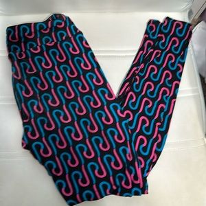 LuLaRoe pink & blue leggings gender reveal